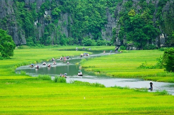 Mua Cave Cycling & Trang An Sampan Day Trip from Hanoi photo 5