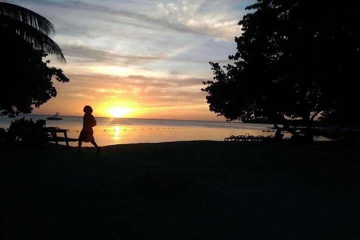 Sunset Cliff Jumps and Shopping at Rick's Cafe, Negril