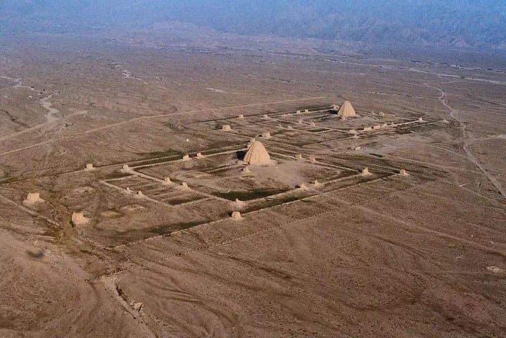 Explore the Western Xia Tombs: Private Day Trip from Yinchuan photo 3