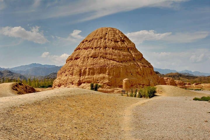 Explore the Western Xia Tombs: Private Day Trip from Yinchuan photo 6