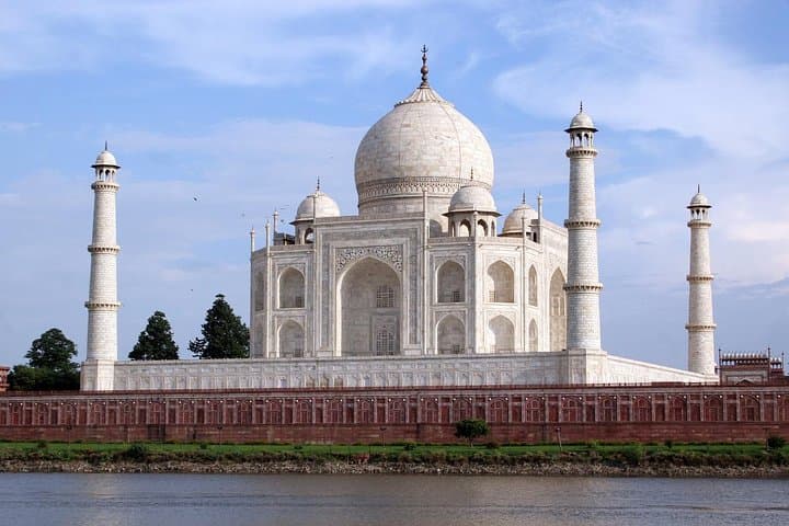 Dawn at the Taj: Private Day Trip to Agra from Delhi by Car