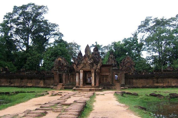 Private Kbal Spean & Banteay Srei Day Tour from Siem Reap