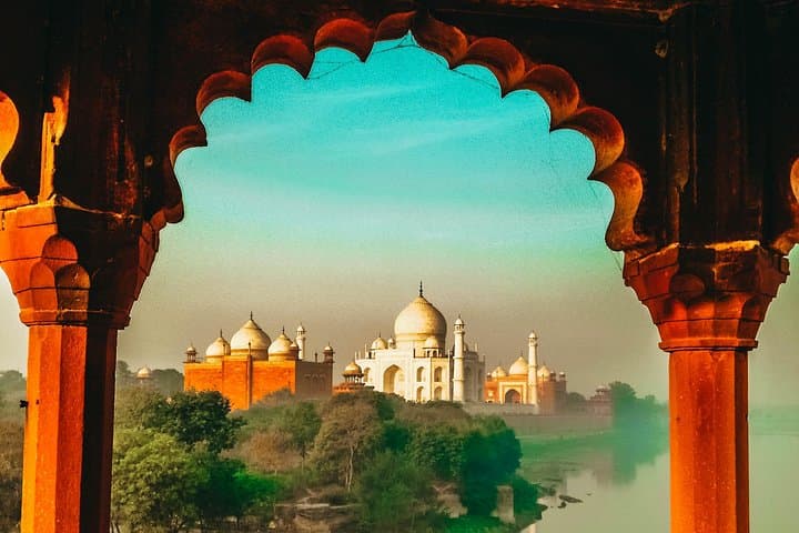 Taj Mahal Day Trip by Gatimaan Express: Fast Train from Delhi to Agra photo 2
