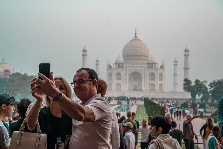 Taj Mahal Day Trip by Gatimaan Express: Fast Train from Delhi to Agra photo 1