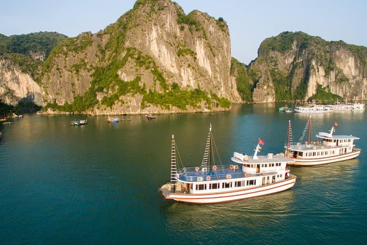 Luxury Ha Long Bay Day Cruise from Hanoi — 6-Hour Tuan Chau Tour photo 2