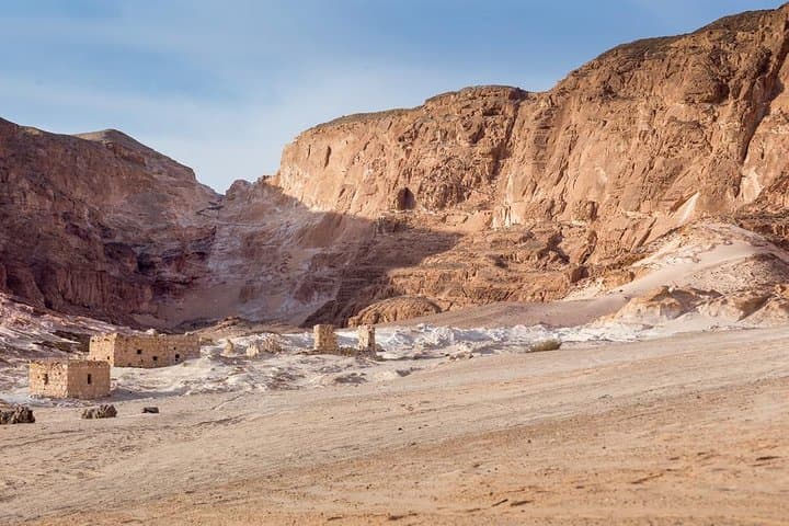 2-Day White and Black Desert Safari from Cairo — Bahariya Oasis & White Desert Camping photo 2