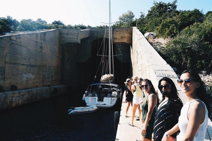 Inside Vis Island's Military Tunnels: Half-Day Historical Tour