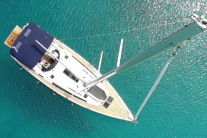 Sail to Dia Island from Heraklion — SUP, Snorkel and Seafood Lunch aboard a Bavaria 51 photo 2