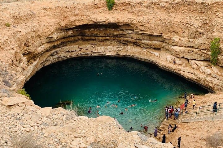 Muscat to Wadi Shab: 2-Day Private Tour of City Sights and Canyon Swimming