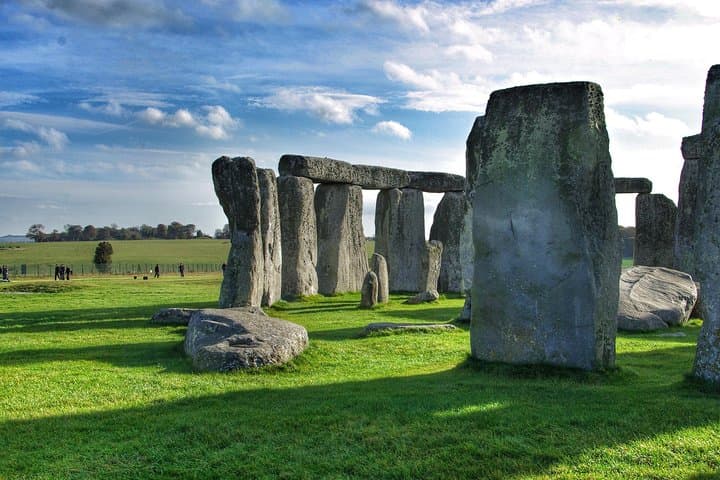 Bath and Stonehenge Day Trip from Cambridge: Guided Mini‑Coach Tour