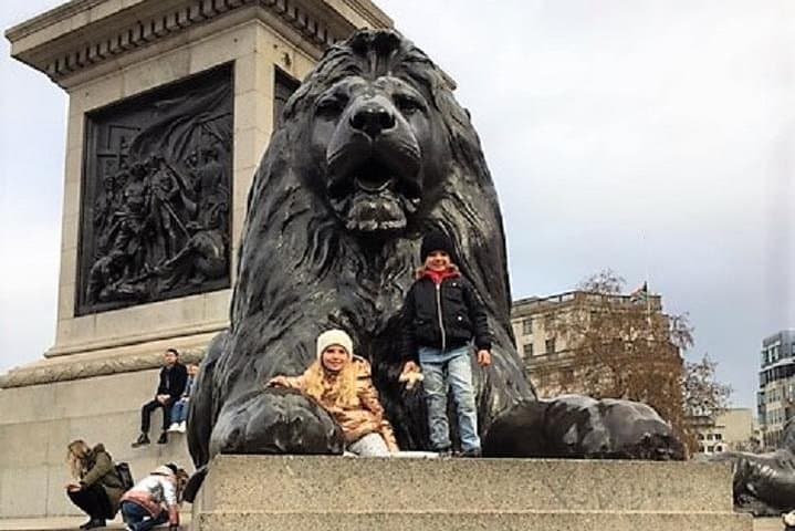 Westminster & National Gallery Family Walking Tour — Kid-Friendly Private Guide in London