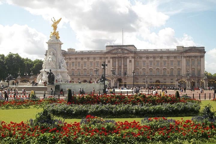Westminster & National Gallery Family Walking Tour — Kid-Friendly Private Guide in London photo 2
