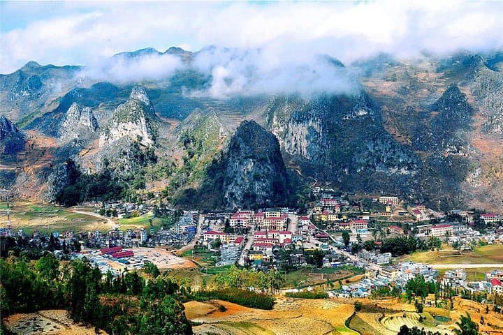 Ha Giang 3-Day Dong Van Loop: Ma Pi Leng Pass & Lung Khuy Cave Adventure
