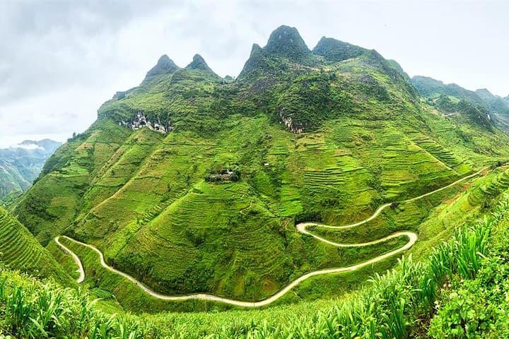 Ha Giang 3-Day Dong Van Loop: Ma Pi Leng Pass & Lung Khuy Cave Adventure photo 3