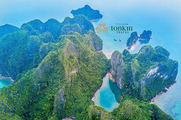Halong Bay 2-Day Luxury Cruise: Kayaking, Titop Island & Surprise Cave photo 3