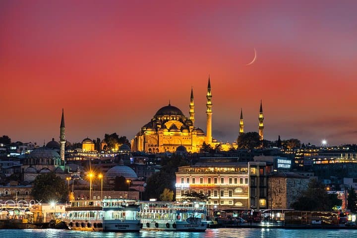 Bosphorus to Beşiktaş: Full-Day Cruise, Dolmabahçe Palace & Eyüp Sultan Tour photo 4