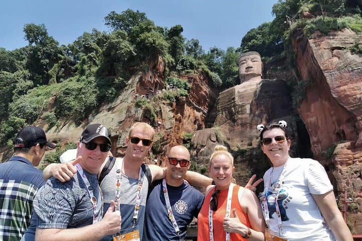 Chengdu Private Day Tour: Panda Base Morning & Leshan Giant Buddha Boat Experience