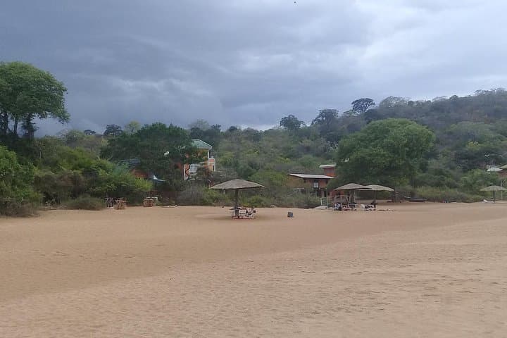 Trincomalee Private Day Tour: Beaches, Koneswaram Temple & Kanniya Hot Wells photo 4