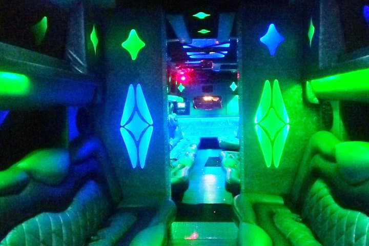 Manhattan Party H2 Hummer Sightseeing Tour — Private 3-Hour NYC Limo Experience photo 4