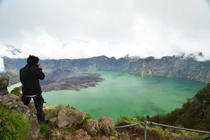 Complete Mt Rinjani 3-Day Summit Trek: Crater Rim, Segara Anak & Hot Springs photo 3