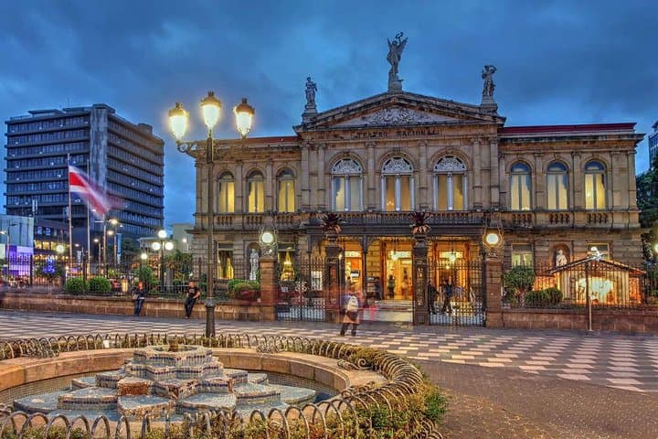 Shared Shuttle Arenal to San José — Budget Transfer from La Fortuna to San José