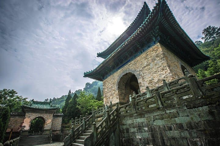 Two-Day Private Wudang Mountain Tour from Wuhan: Taoist Temples, Cable Car & Golden Summit photo 3
