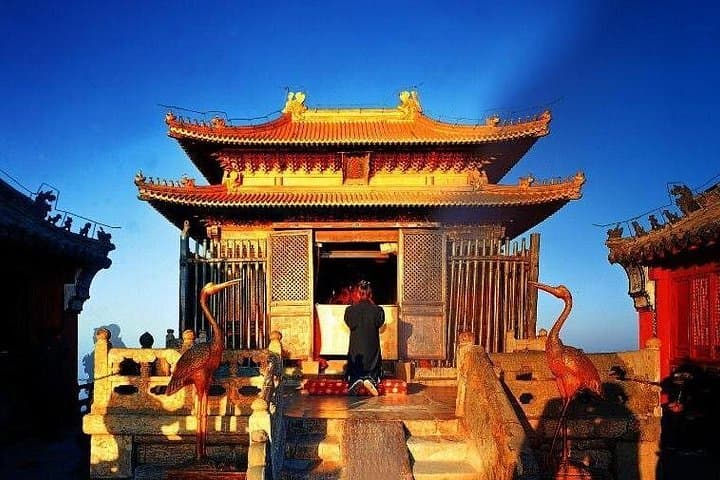 Two-Day Private Wudang Mountain Tour from Wuhan: Taoist Temples, Cable Car & Golden Summit