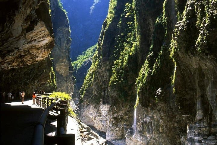 7-Day Formosa Highlights: Taipei, Taroko Gorge & Sun Moon Lake Tour photo 4
