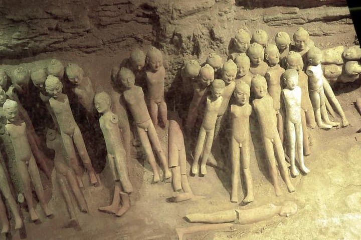 Private Tour to Famen Temple and Hanyangling Museum from Xi'an photo 4