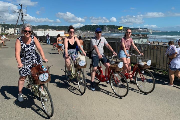 Kamakura Scenic Bike Tour: Temples, Bamboo Groves and Coastal Views