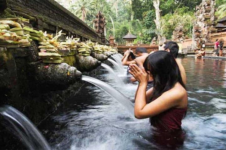 Private Bali Day Tour to Tirta Empul, Tukad Cepung Waterfall & Penglipuran Village photo 3
