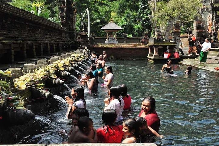 Private Bali Day Tour to Tirta Empul, Tukad Cepung Waterfall & Penglipuran Village photo 4