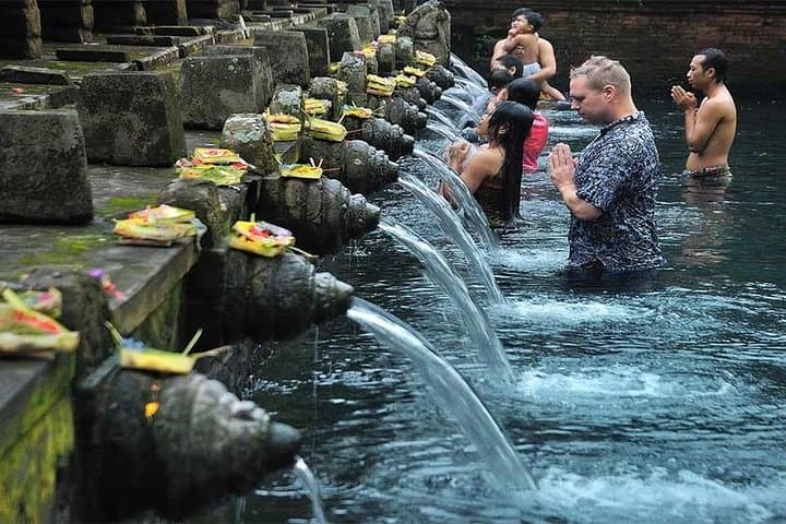 Private Bali Day Tour to Tirta Empul, Tukad Cepung Waterfall & Penglipuran Village