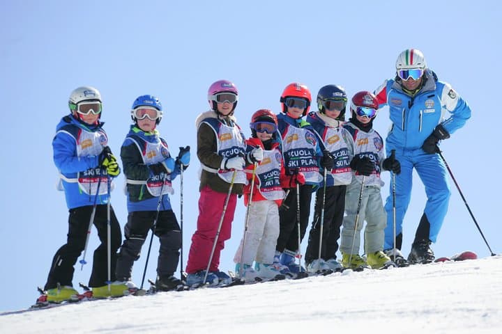 Livigno Mini-Group Ski Lessons — 2-Hour Daily Sessions for Kids & Adults