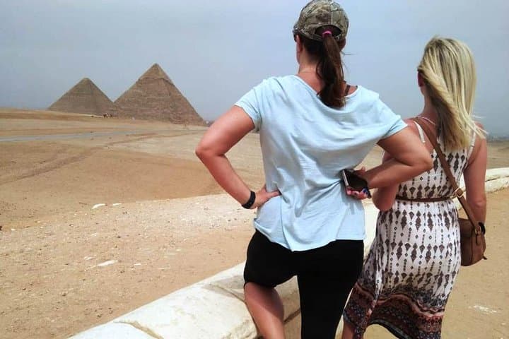 Cairo in Three Days: Pyramids, Nile Dinner Cruise and Camel Ride
