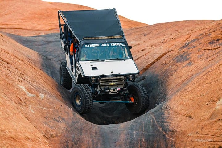 Conquer Moab's Hell's Revenge: The Ultimate 3-Hour Off-Road Adventure photo 4