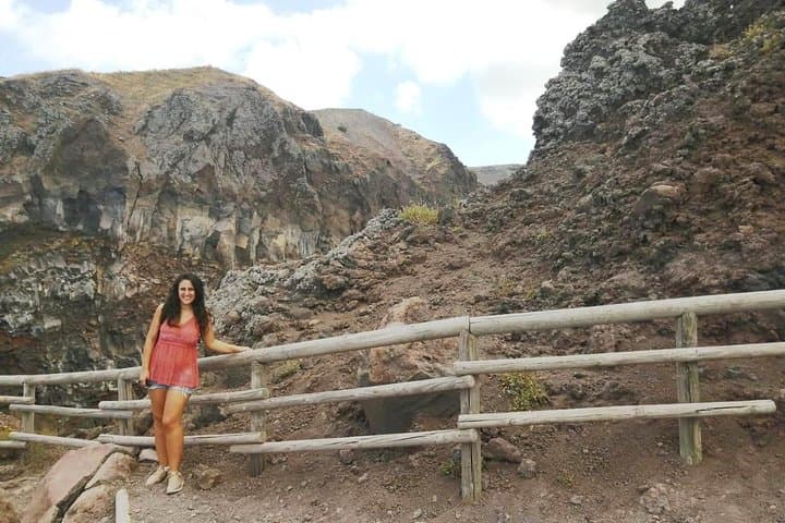 Skip-the-Line Pompeii and Vesuvius Day Tour: Explore Ancient Ruins and Hike Mount Vesuvius photo 4