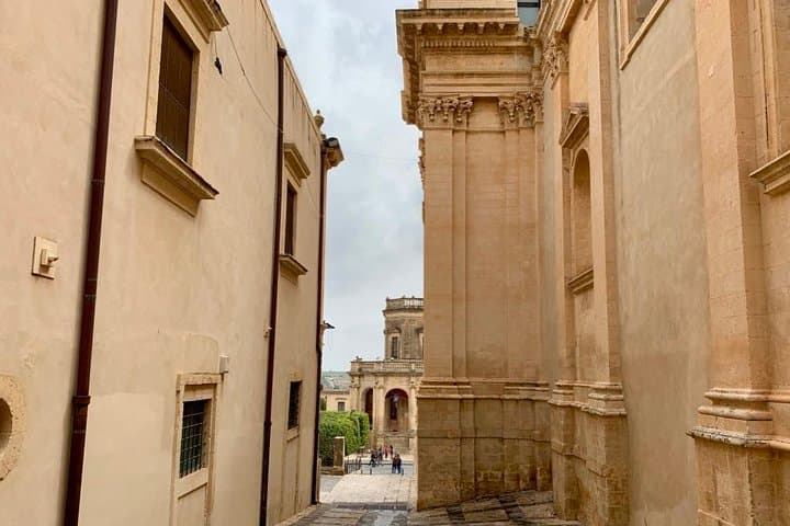 Noto Baroque Walking Tour: Explore Sicily's Stone Garden in 2 Hours photo 4