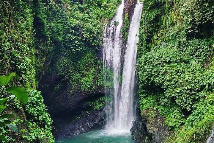 Aling-Aling Waterfalls Trek: Swim, Slide and Jump in Sambangan, Bali photo 2