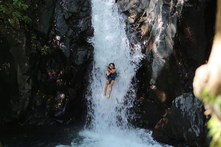 Aling-Aling Waterfalls Trek: Swim, Slide and Jump in Sambangan, Bali photo 4