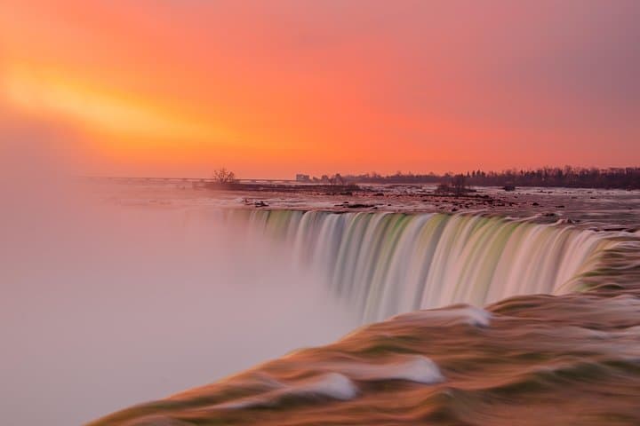 Experience Niagara Falls USA: Day & Night Small Group Tour with Dinner Included