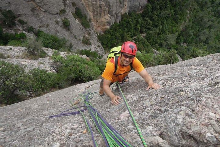Full-day Guided Rock Climbing Adventure in Montserrat, Barcelona
