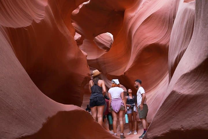 Private Antelope Canyon and Horseshoe Bend Luxury Day Tour from Las Vegas