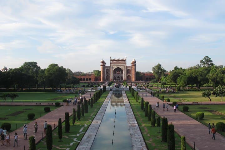 Maharajas & Sadhus: 10-Day Rajasthan, Agra & Varanasi Cultural Journey photo 3