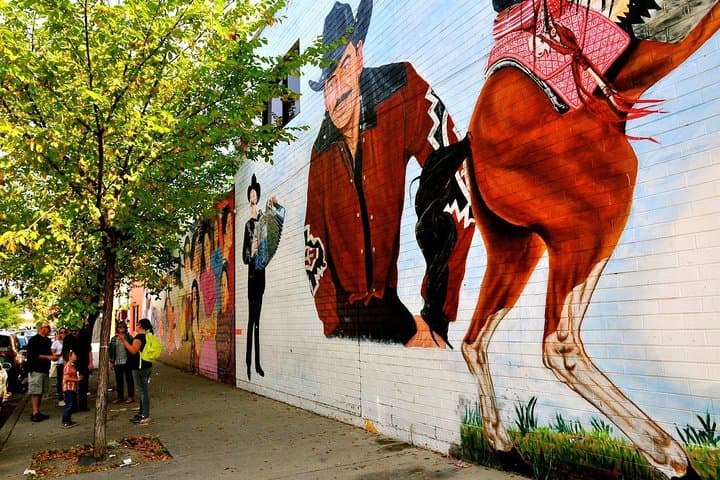 Pilsen Mural Walk: Private Frida and Friends Tour, Chicago