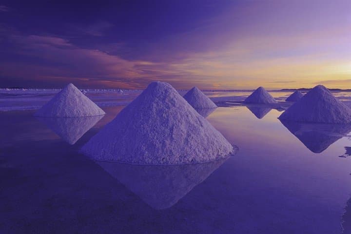 Full-Day Uyuni Salt Flats Tour: Train Cemetery, Colchani & Incahuasi photo 3