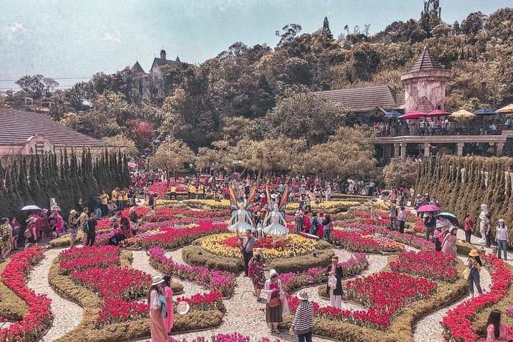Golden Bridge and Ba Na Hills: 1-Day Private Trip from Da Nang photo 4