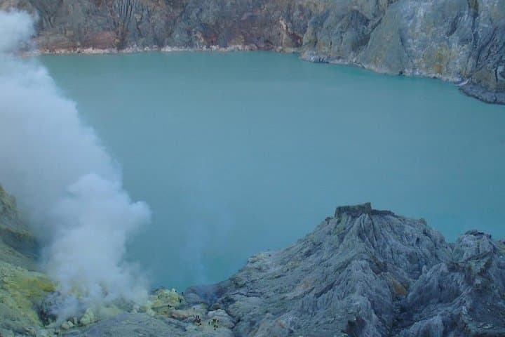 Ijen Blue Flame Sunrise Hike: Kawah Ijen Crater Guide