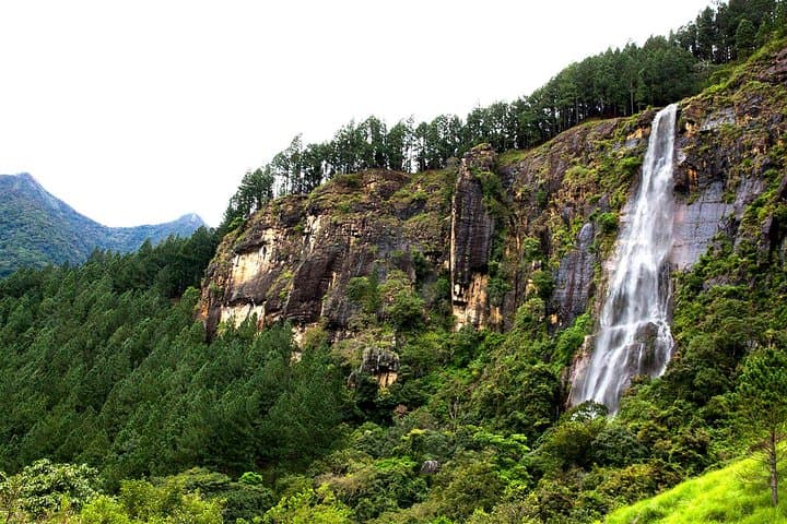 Devil's Staircase Trek to Bambarakanda Falls — Ella Day Hike with Lunch photo 6