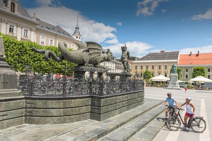 Zagreb to Klagenfurt: Affenberg Monkey Park & Minimundus Day Trip photo 2